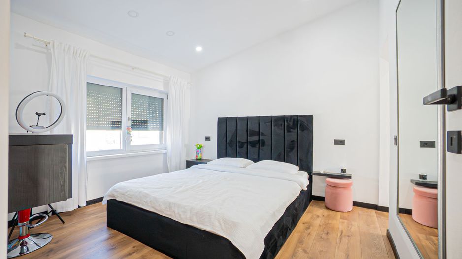 Lumina – Casa P+1E de vânzare, mobilată/echipata, cu piscină si garaj. - Poză 18