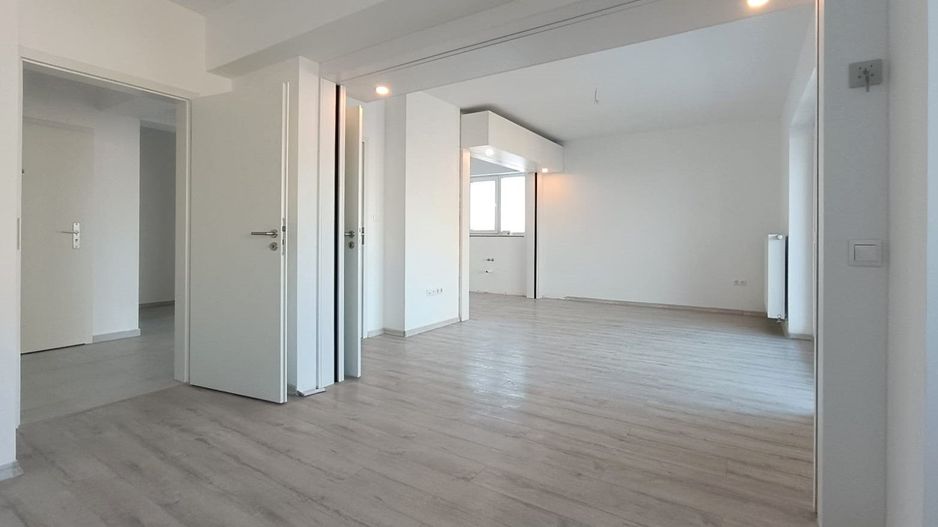 Oferim spre vanzare apartament 2 camere modern cu pereti retractabili - Poză 2