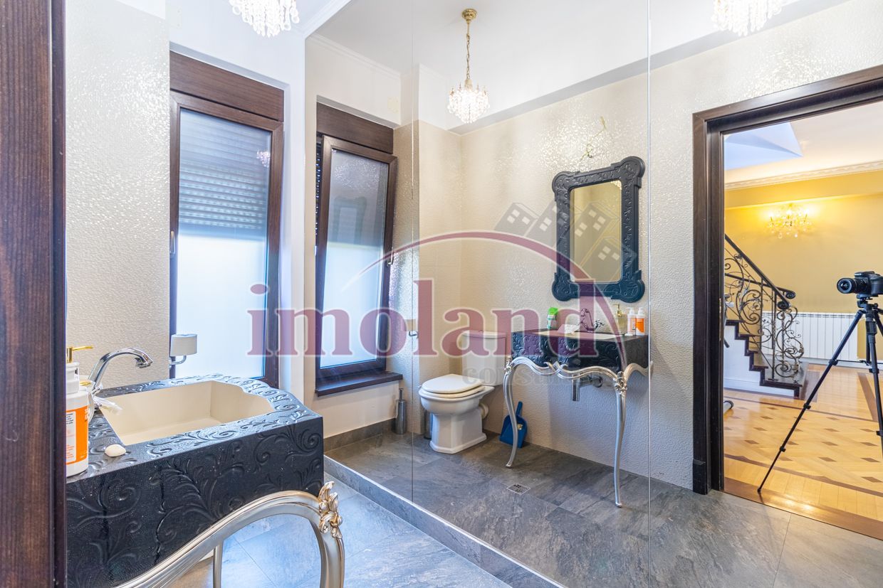 Vila cu piscina si garaj - 6 dormitoare - Pantelimon - Poză 35