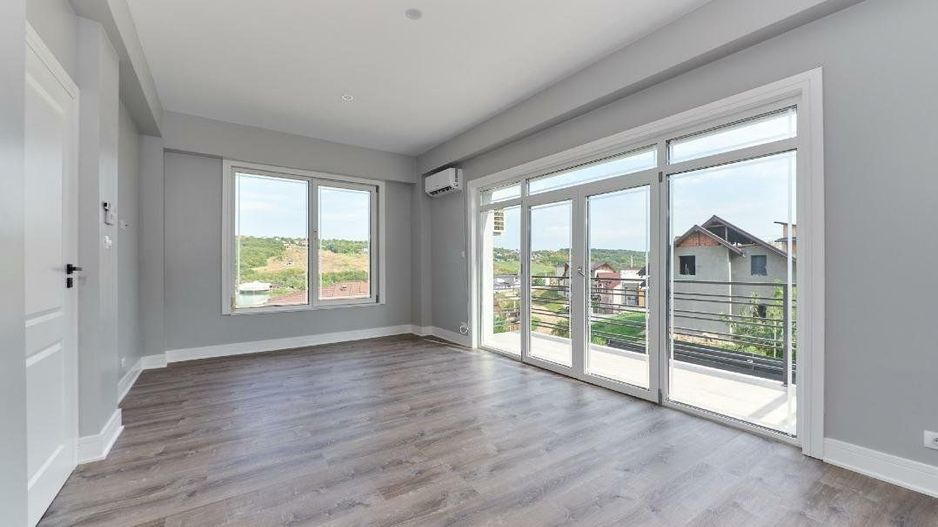 Casa noua de vanzare in Iasi, zona Sorogari, cu vedere catre lac. - Poză 2