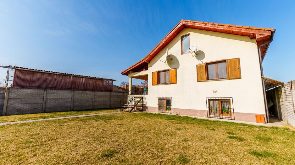 Vilă elegantă tip mediteranean în Zimandul Nou - Poză 3