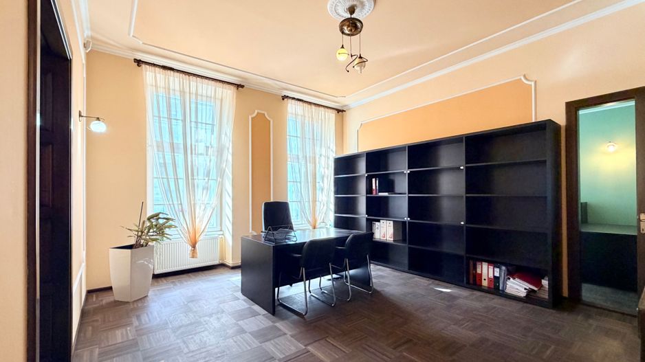 4 camere Ultracentral  - Piața Unirii, ideal birouri, parcare in curte - Poză 2