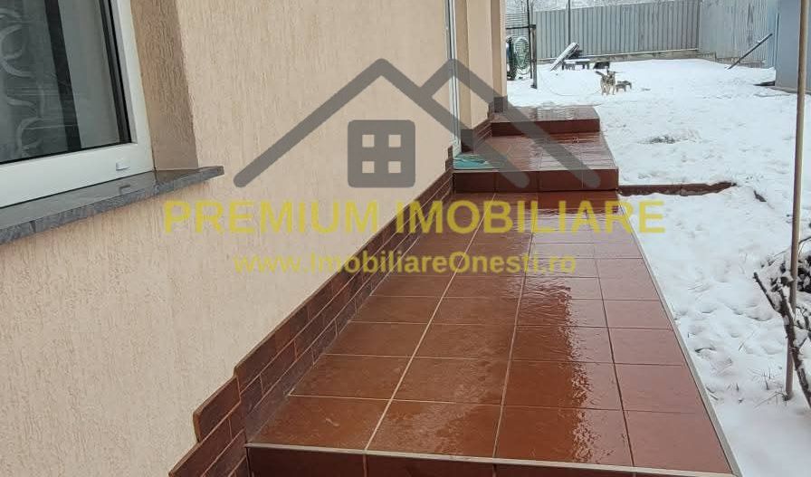 Casă P+M de vânzare la 11 km de Onesti spre Bacau - Poză 15