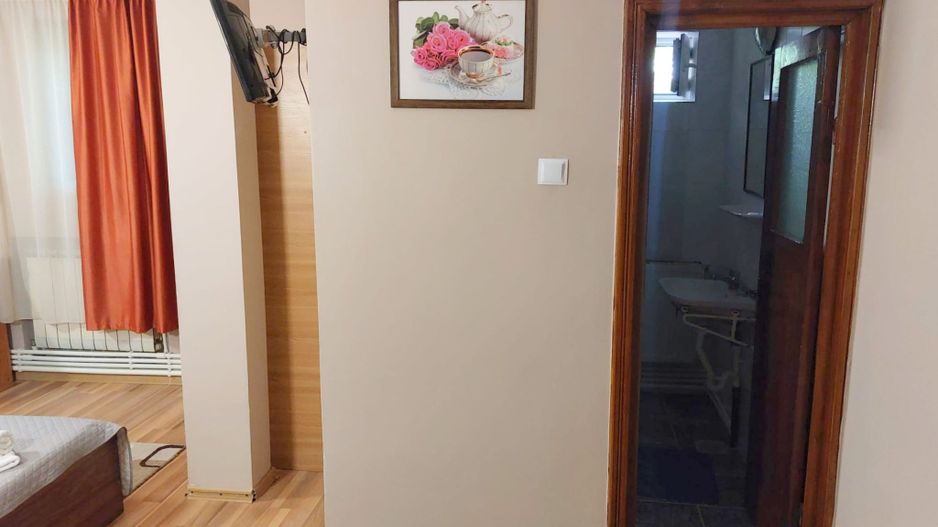 Pensiune de vânzare  – Galați | Bariera Traian | 14 camere - Poză 18