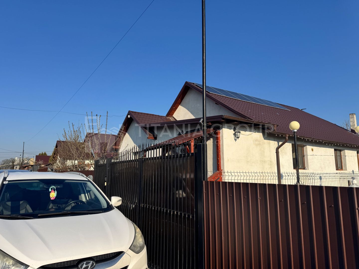 Se vinde “acasa”, 4 camere decomandate, panouri+baterii, teren 397mp,m - Poză 8