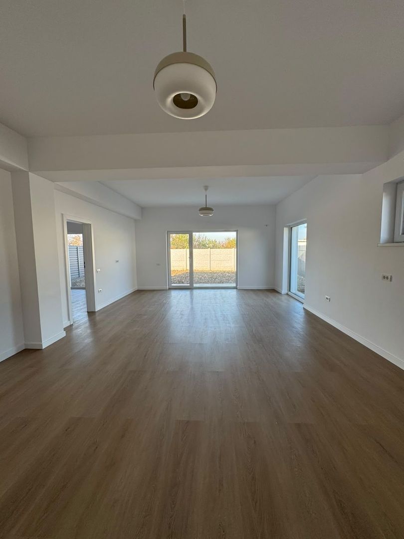 Casa traditionala napoletana gata de mutat! Finisaje premium - Poză 1