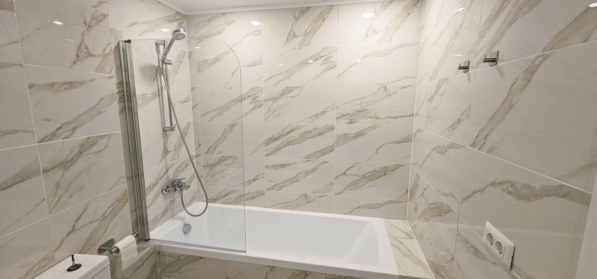 Sea View Olimp, Apartament 3 camere mobilat, vedere la mare - Poză 11