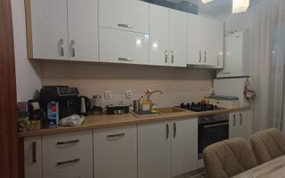 Se vinde apartament cu 3 camere in Selimbar zona Dracula - Poză 6