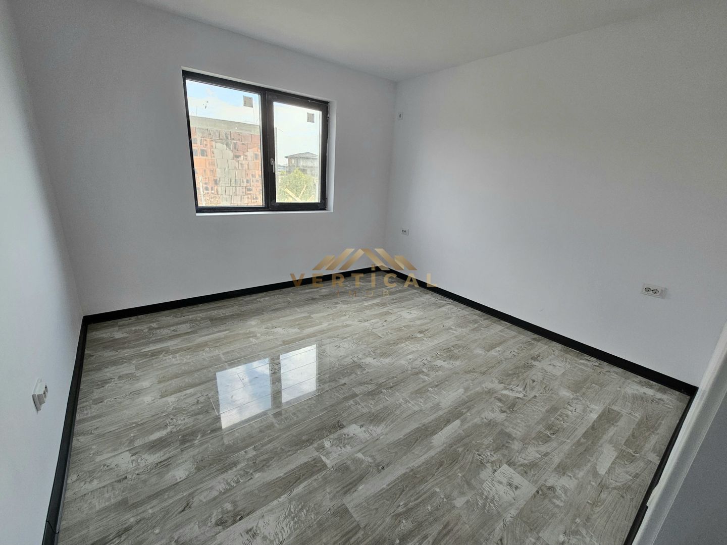 Casa parter 3 camere cu teren 340 mp - com Berceni - Poză 14