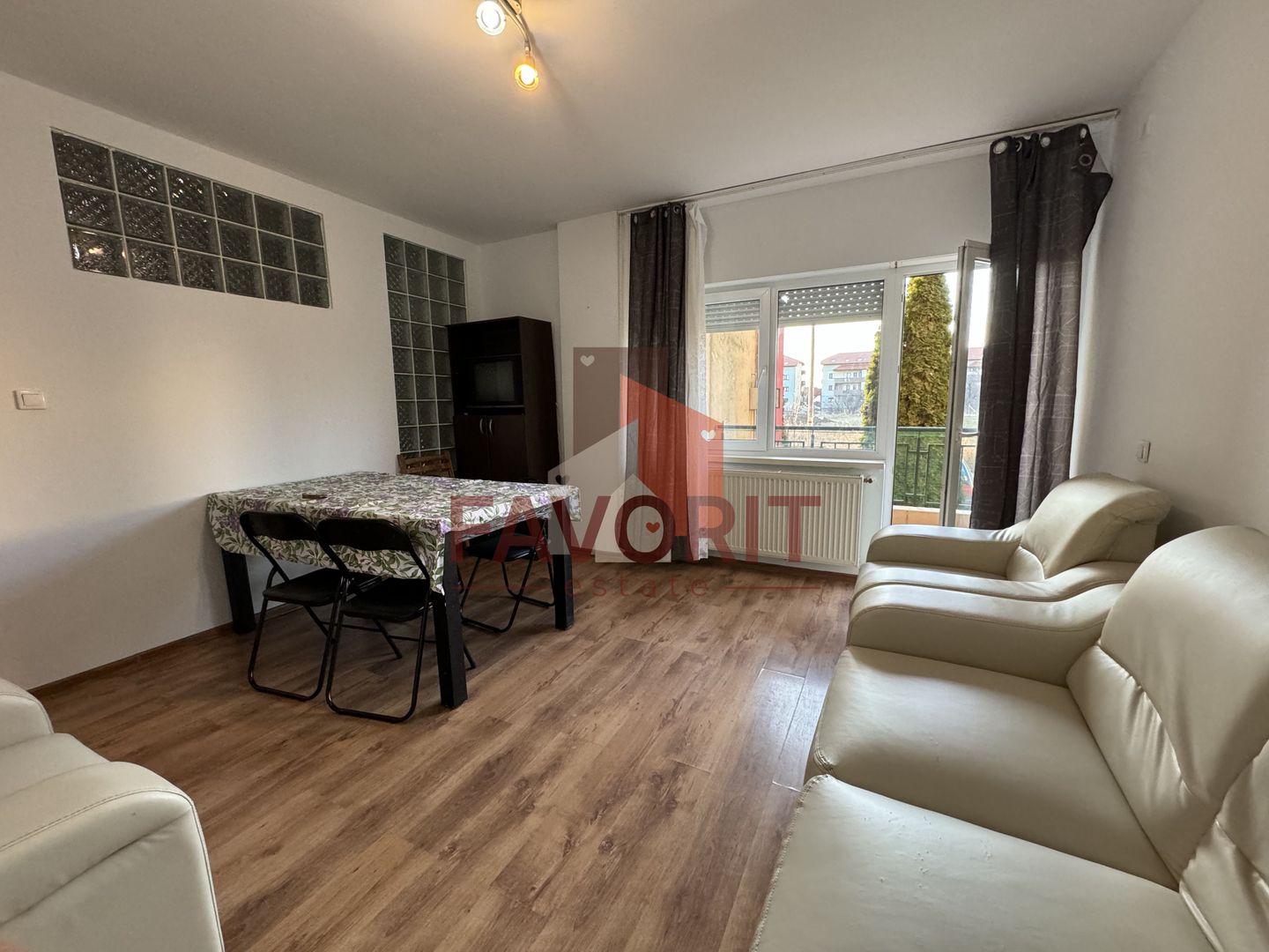 Disponibil imediat. Boxa in CF. Pozitie excelenta - Poză 2