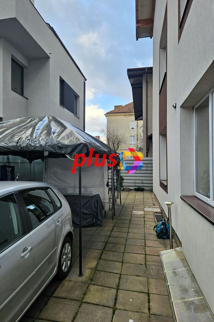 Oportunitate - Apartament cu trei camere in vila, zona Tractorul 70 mp - Poză 24