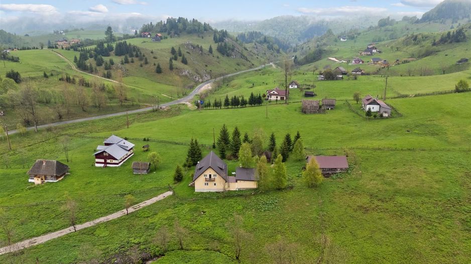 Teren superb I Sirnea Fundata I 1355 mp - Poză 1