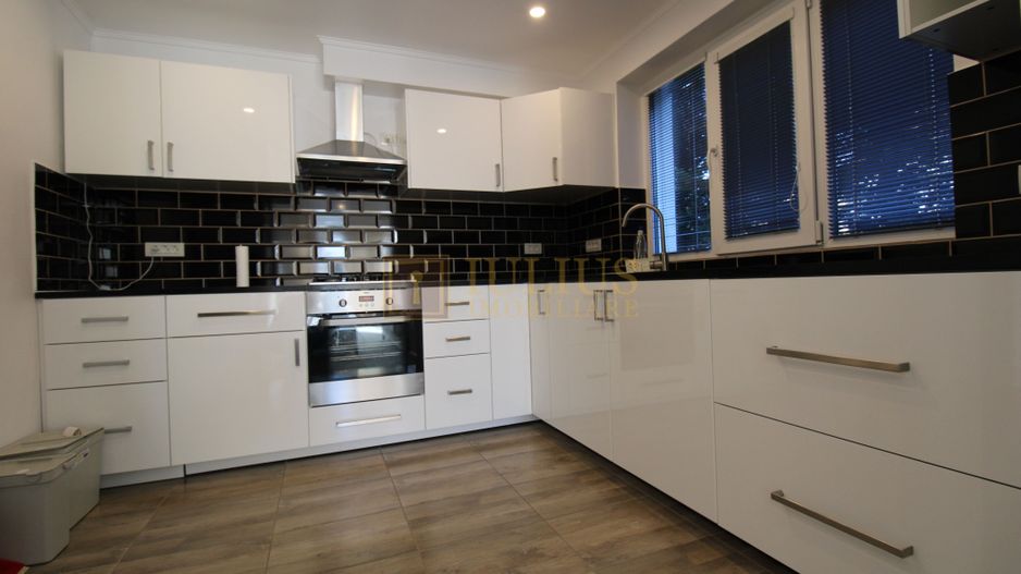 Ciarda Rosie,  4 dormitoare + 2 bai + 2 bucatarii, centrala proprie. - Poză 5