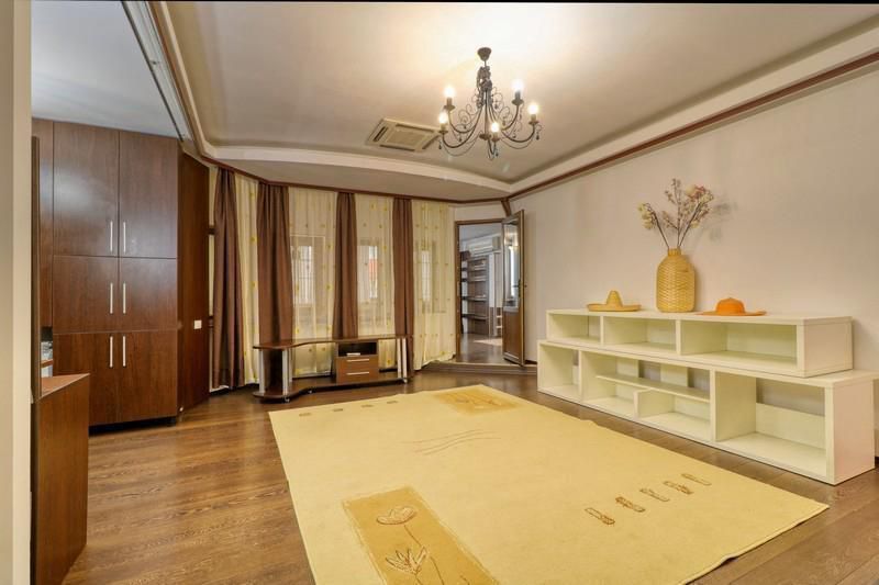 Apartament 5 camere,  Etaj integral vilă monument arhitectural - Poză 13