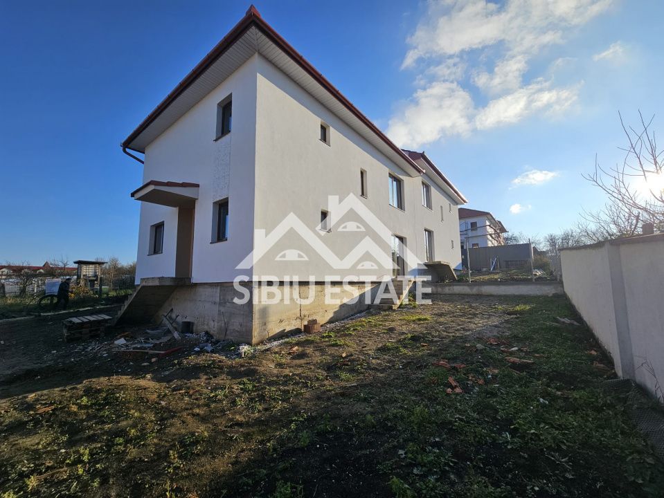 Casa duplex , 310 mp teren, Sura Mica , Sibiu - Poză 2