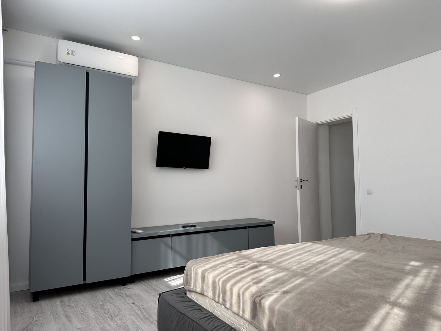 Garsoniera Nicolae Filipescu nr 50, complet renovata, centrala proprie - Poză 3