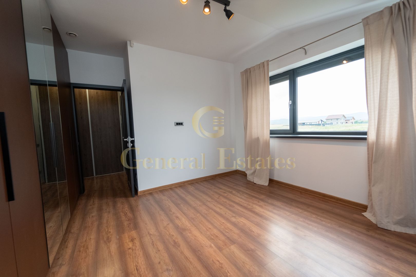 Casa tip Duplex in Critian, Brasov - Poză 13