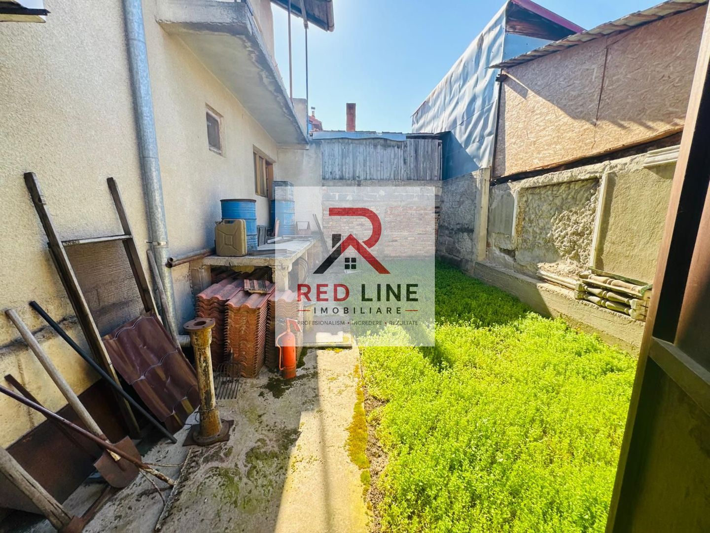 Vilă impunătoare, construcție solidă D+P+E+M, 430 mp – pretabilă pensiune - Poză 3