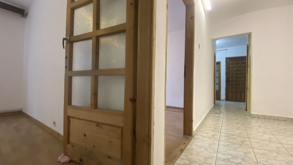 Micro 3, etajul 1! Vanzare apartament cu 3 camere, decomandat - Poză 15