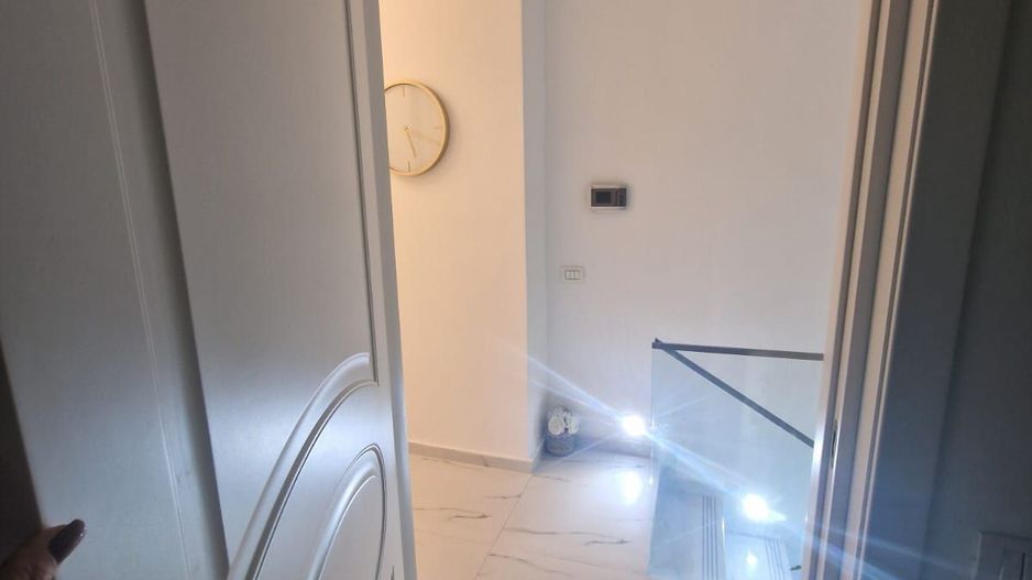 Inchiriem vila cu etaj zona Floreasca Central - Spital Floreasca - Poză 16