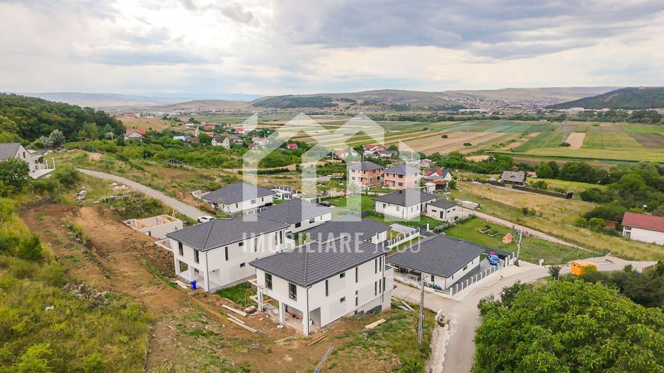 Casă panoramică în Jucu de Sus | Pădure la 200 m, vedere spre Cluj - Poză 1