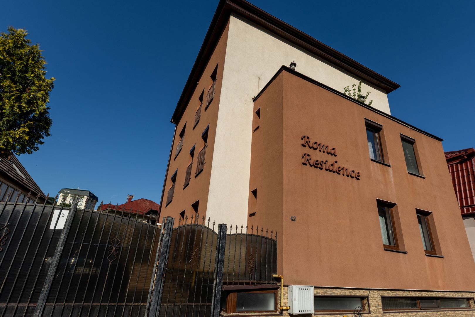 Exclusivitate -  Apartament de 2 camere, cu grădină proprie. - Poză 1