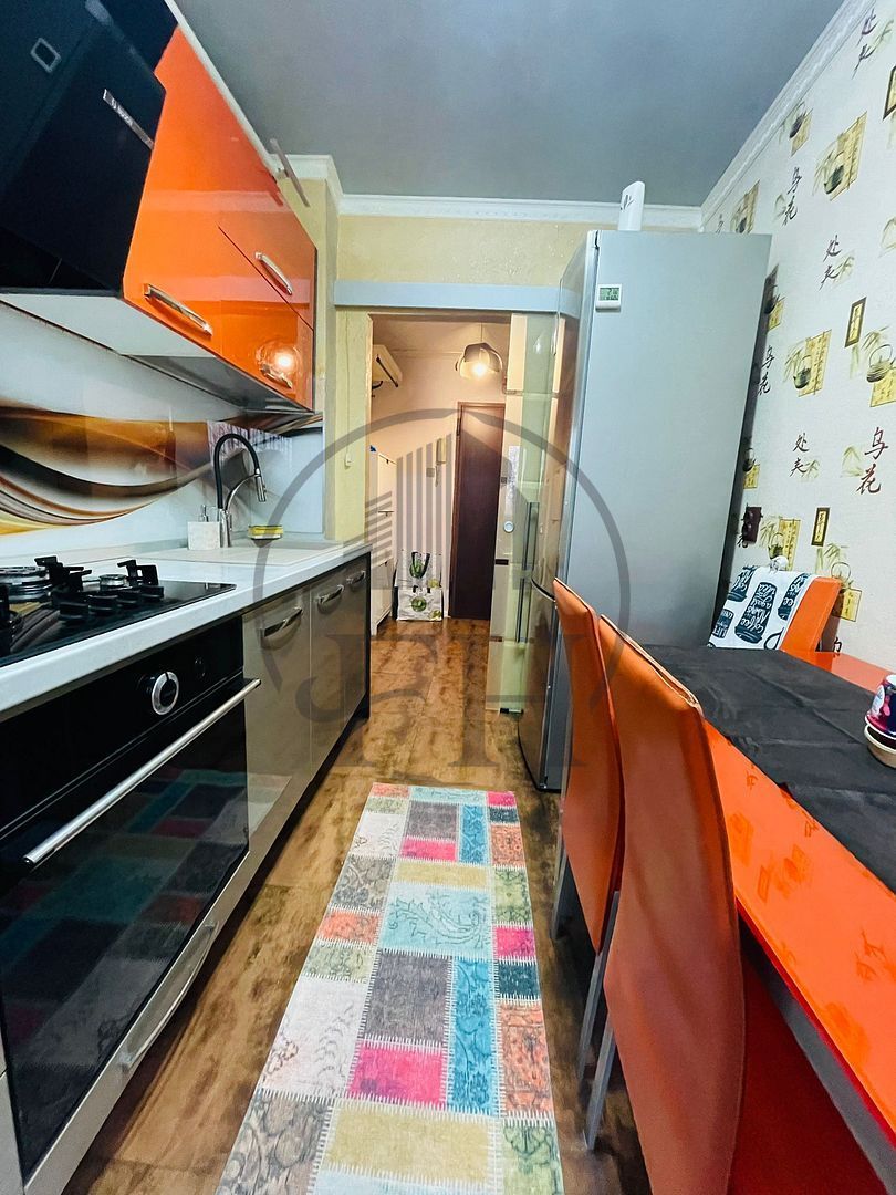 VANDUT/ SOLD-Apartament cu 3 camere de vânzare în zona Tomis Nord - Poză 2