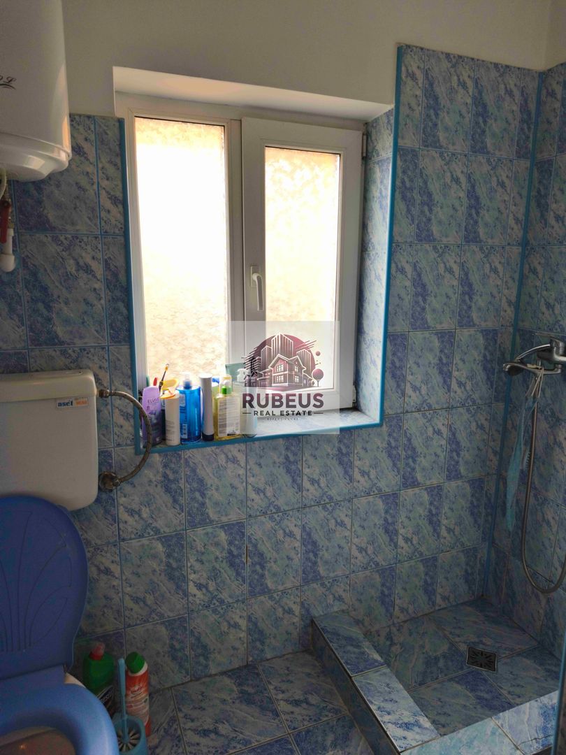 Casa cu personalitate in Calomfirescu – spatiu, liniste si teren gener - Poză 18