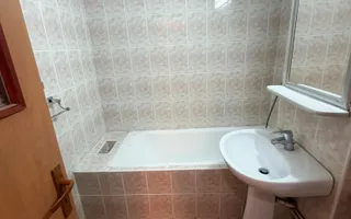 Apartament cu 3 camere, decomandat, zona 9 Mai - Poză 11