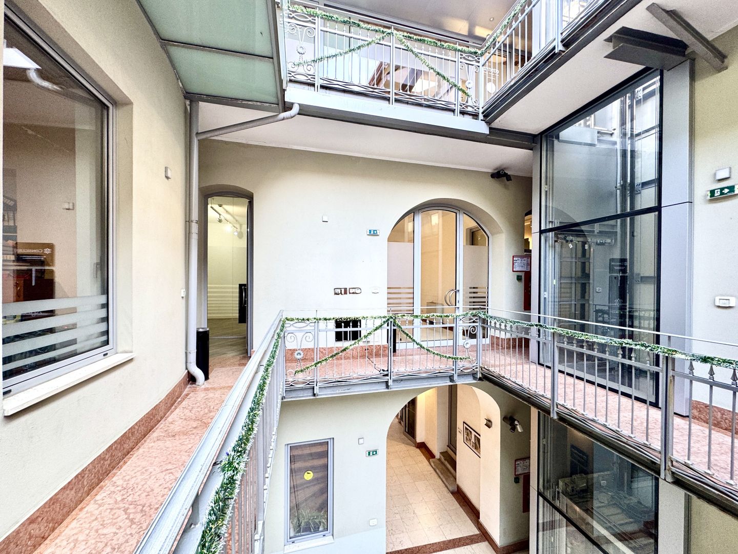 Spațiu Birou - Imobil istoric complet renovat - Poză 21