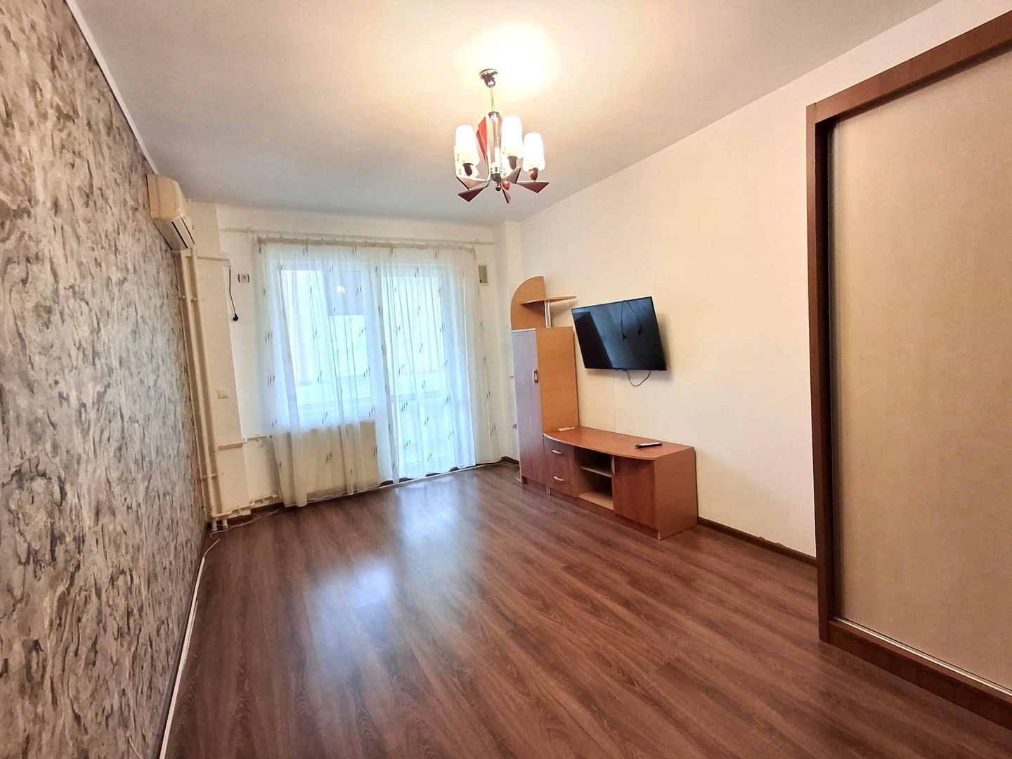 De Vanzare Apartament 2 Camere - Poză 4