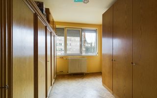 Apartament cu 3 camere, etaj intermediar - Poză 10