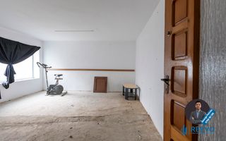 Spațiu comercial de închiriat în Buhuși, jud. Bacău. - Poză 9