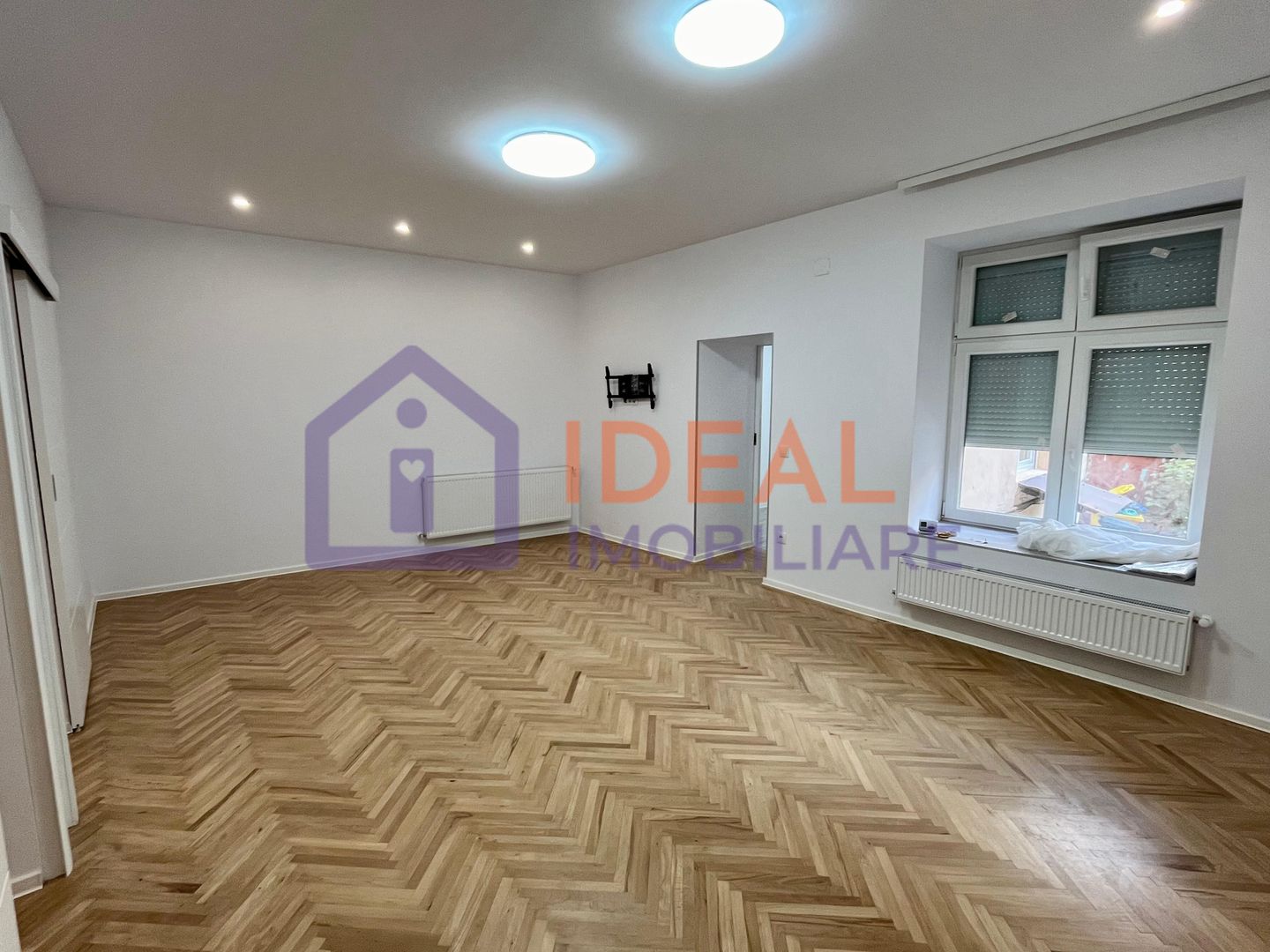 Apartament Ultracentral cu 2 camere complet renovat - de vânzare - Poză 2