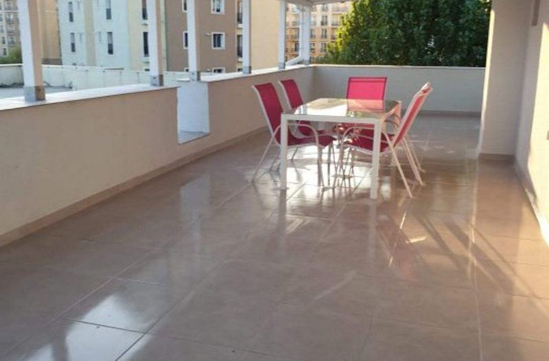 Apartament cu terasa de 50 mp, 3/3, pergola, loc parcare - Poză 1