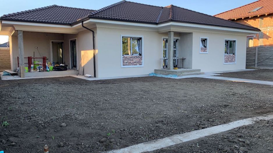 Casa Parter Sanmihaiul Roman,4 Camere,2 Bai,Terasa Acoperita,Toate Utilitatile - Poză 2