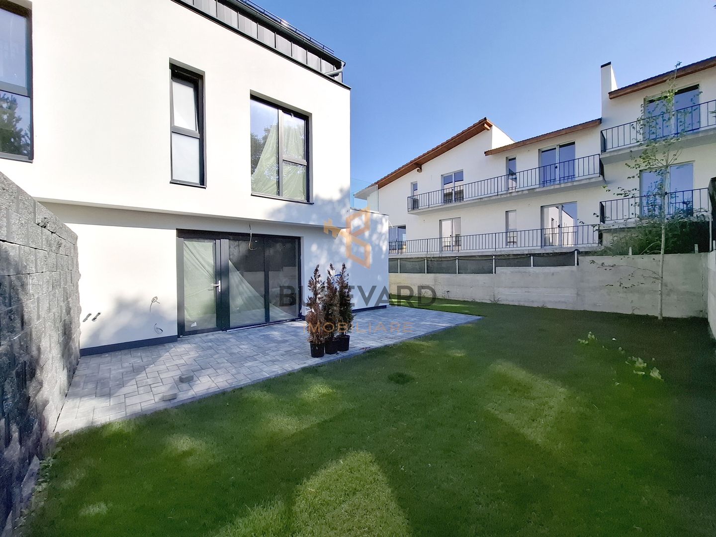 Casa tip duplex, curte libera 200 mp, in cartier Europa! - Poză 2