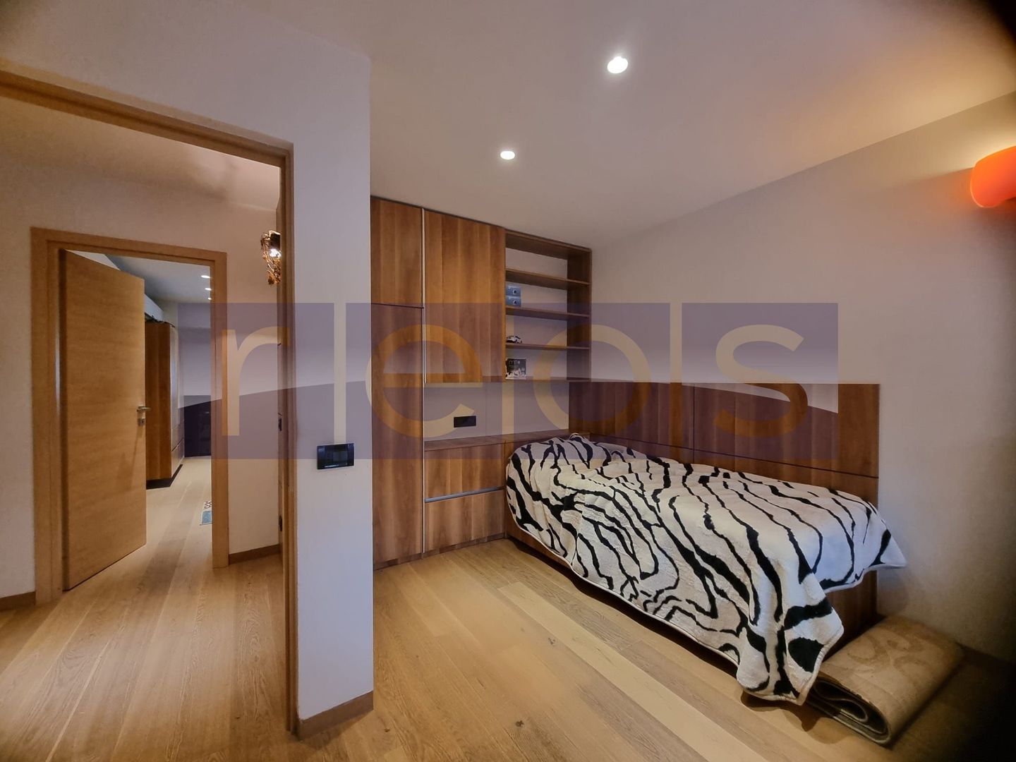 VANZARE 3 CAMERE SEMIDECOMANDAT - Mall Vitan - Poză 6