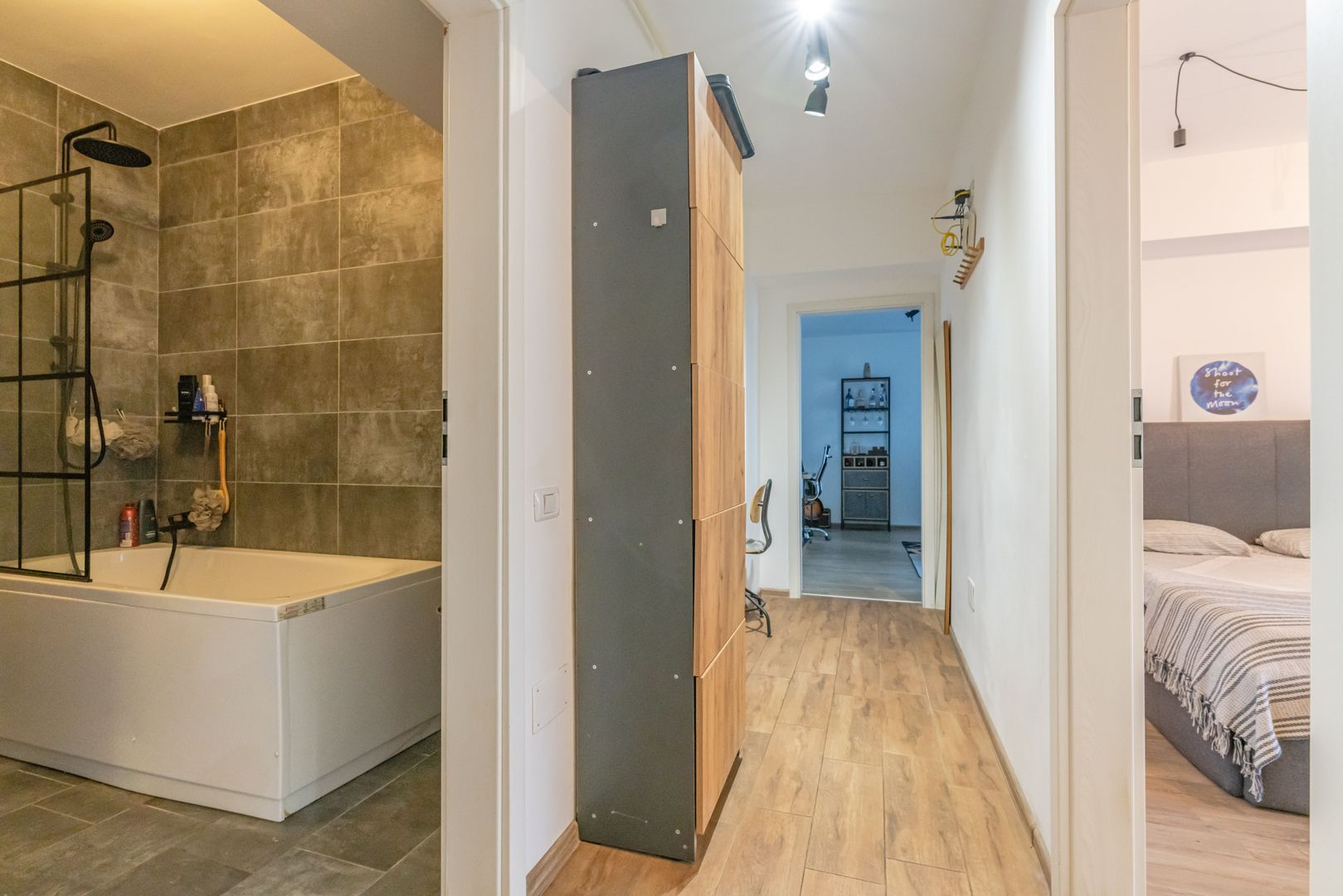 2 camere decomandat mobilat utilat cu gradina - Poză 18