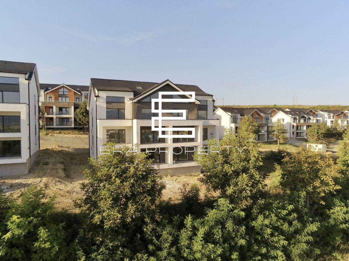 Penthouse 4 camere, terasa 14.42 mp mobilat -zona Aeroport Sibiu - Poză 20