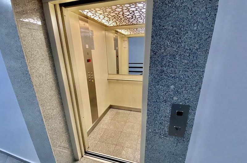 Apartament de inchiriat, zona linistita in cartierul Tractorul. - Poză 28