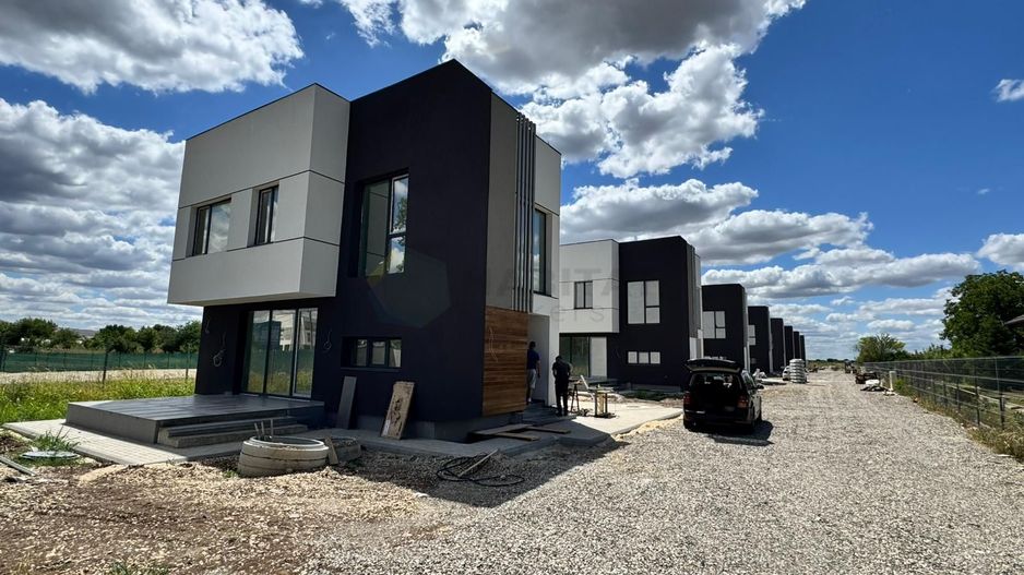 Super oferta de Halloween -  Vila Individuale de Lux în Tunari - Poză 2