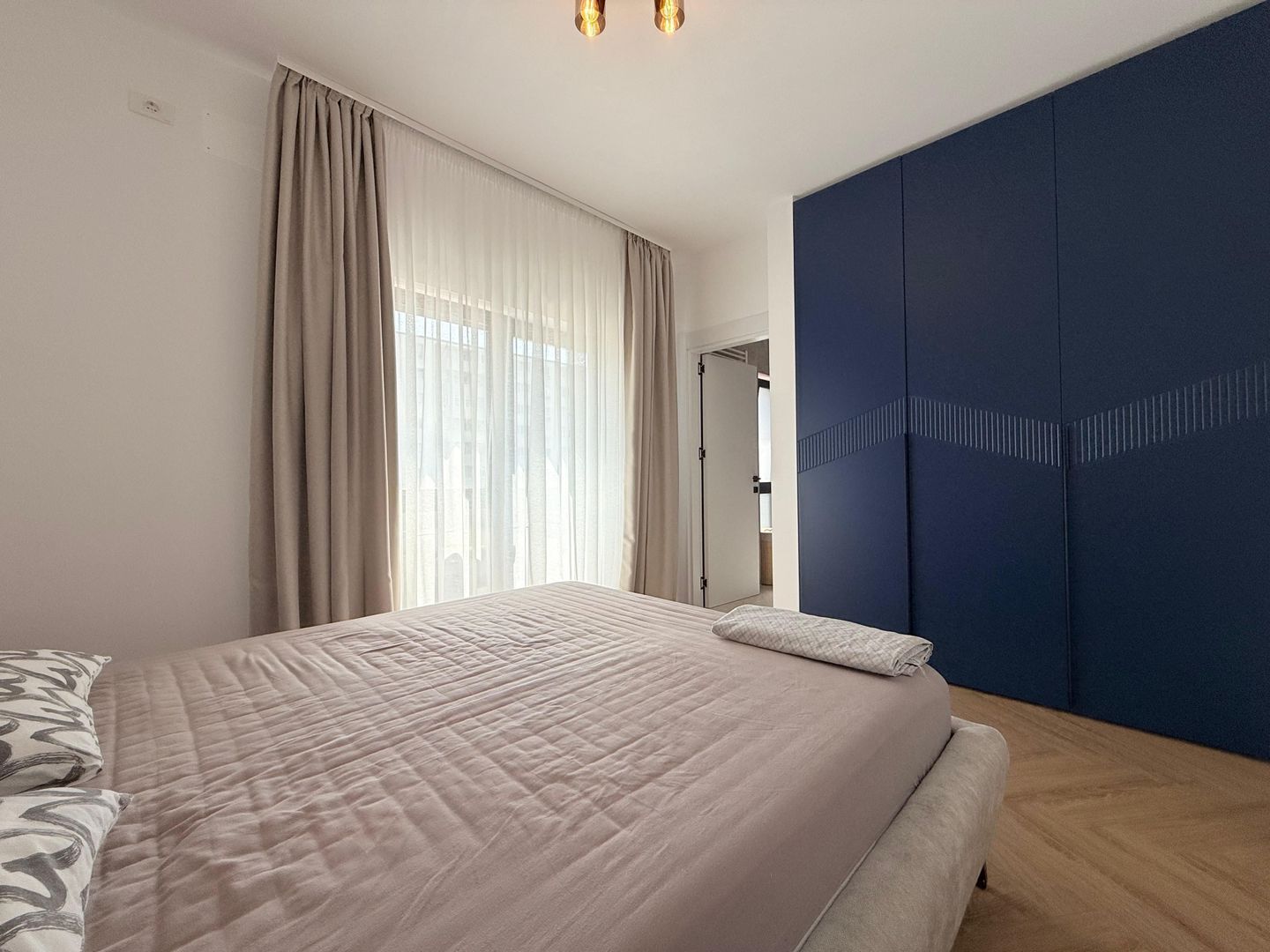 Vila 4 camere | 3 dormitoare | 3 bai | Gradina | Toate Utilitatile - Poză 15