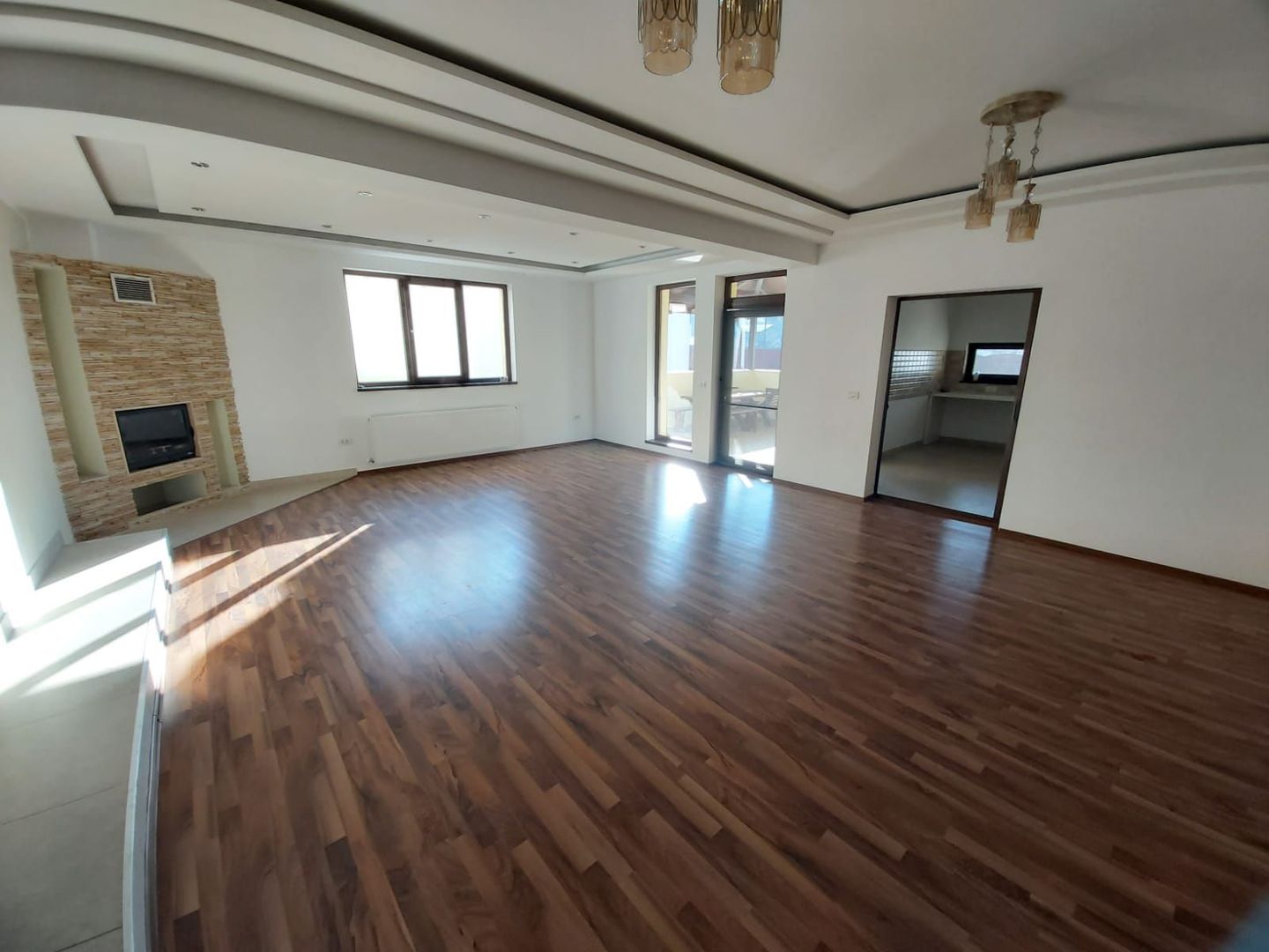 CASA DE VANZARE-MEHALA - Poză 1