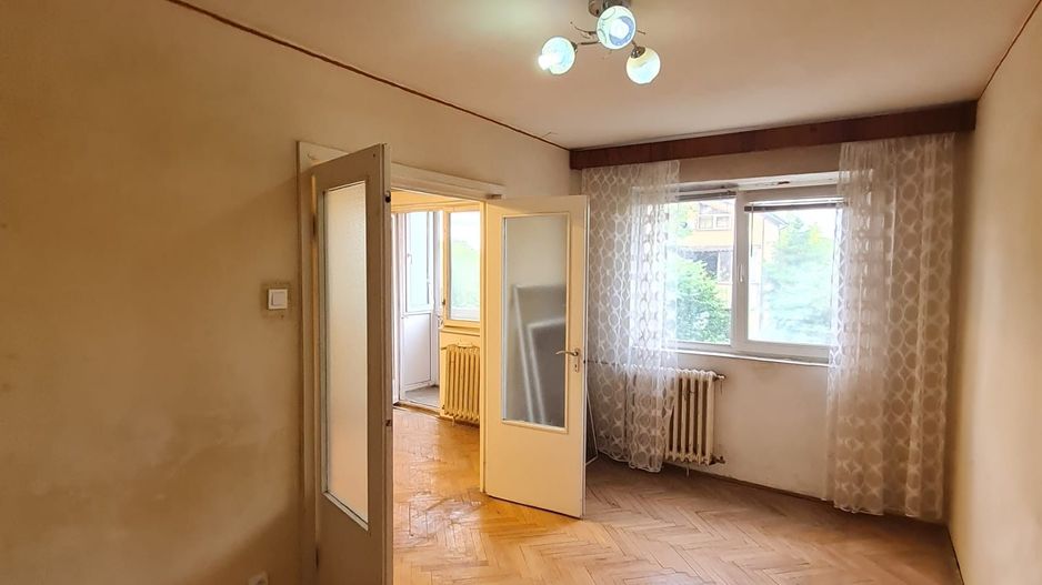 Apartament modest 2 camere zona Sagului - Poză 5
