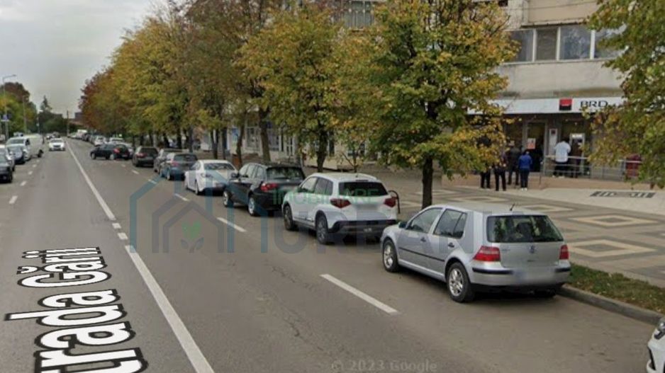 Spațiu comercial central de vânzare sau închiriere, Pașcani - Poză 1