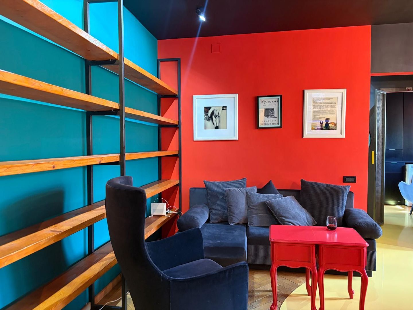 Apartament cochet, doua camere semidecomandat, 1 Mai - Poză 2