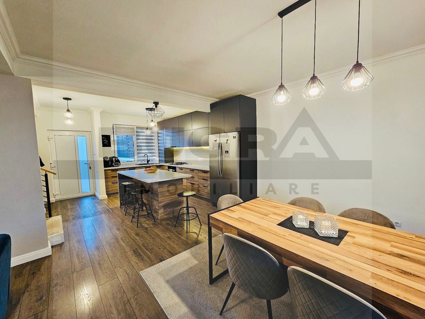 Casa moderna, 120mp utili, 300mp teren, parcare, zona Voronet - Poză 3