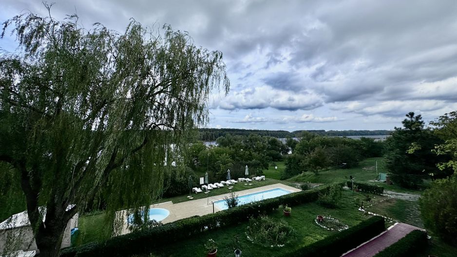 Hotel 20 camere Delta Dunarii 50 m deschidere teren 6000 mp acces auto - Poză 39