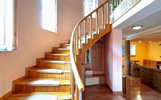 Casa P+1, 912 mp teren, 5 camere, strada asfaltata, zona Lipoveni - Poză 9